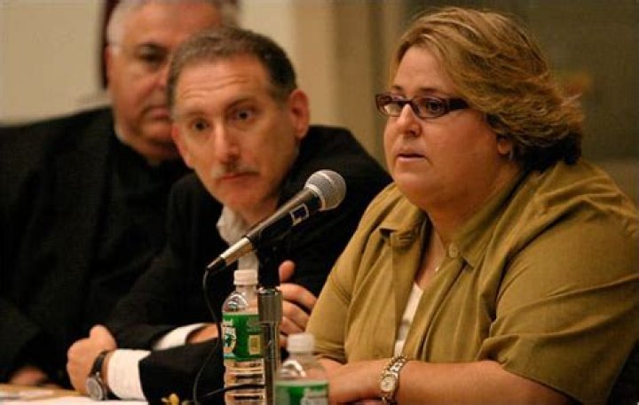 Alicia Esteve Head ·