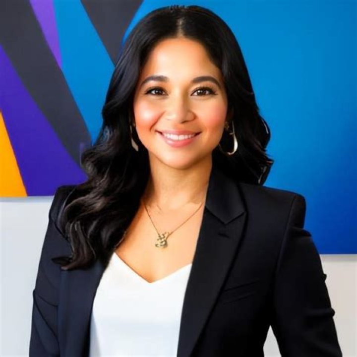 Alyssa Diaz Biography, Age, Height, Husband, Net Worth, Family ·