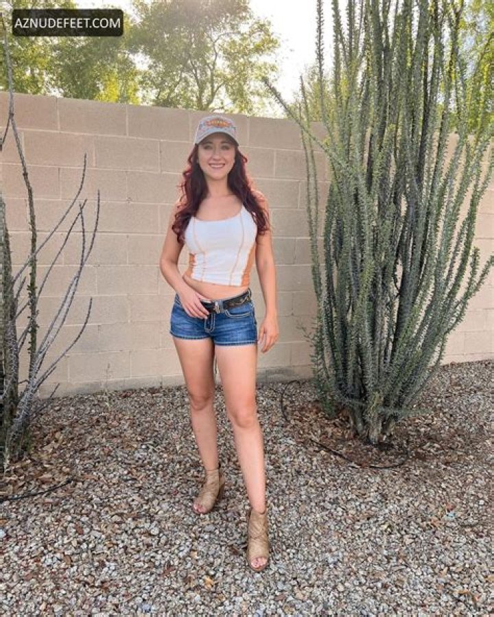 Ashley Wineland - SnogBlogy