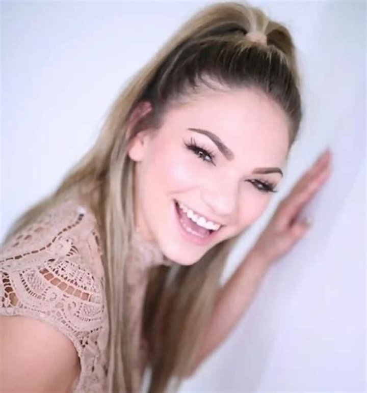 Athena Faris (Actress) Wiki, Biography, Age, Height, Weight, Measurements, Boyfriend, Net Worth, Facts ·