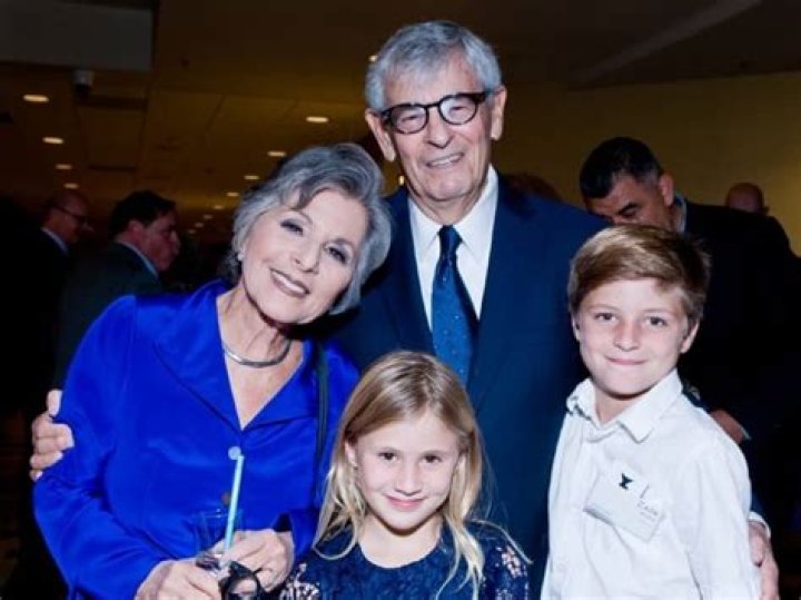 Barbara Boxer Biography, Age, Height, Husband, Net Worth, Family