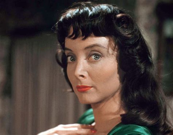 Carolyn Jones - BlogInfo