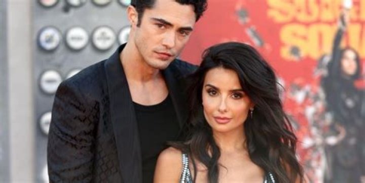 Darren Criss Height, Weight, Age, Girlfriend, Family, Facts, Biography