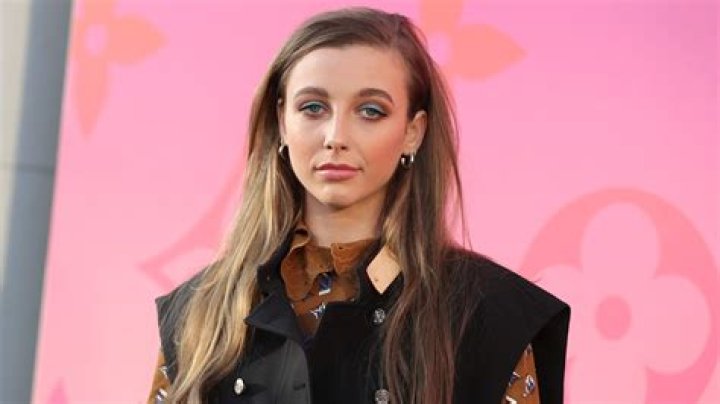 Emma Chamberlain Net Worth: Career & Lifestyle ·