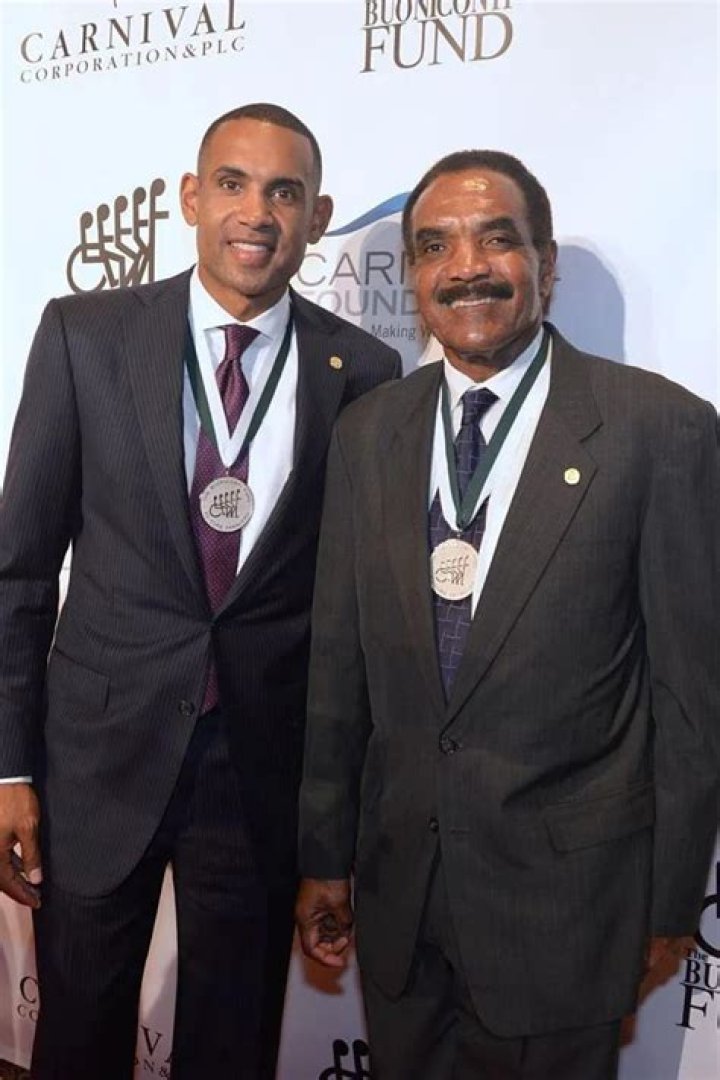 Grant Hill Father: All About Calvin Hill! [2023 Update]