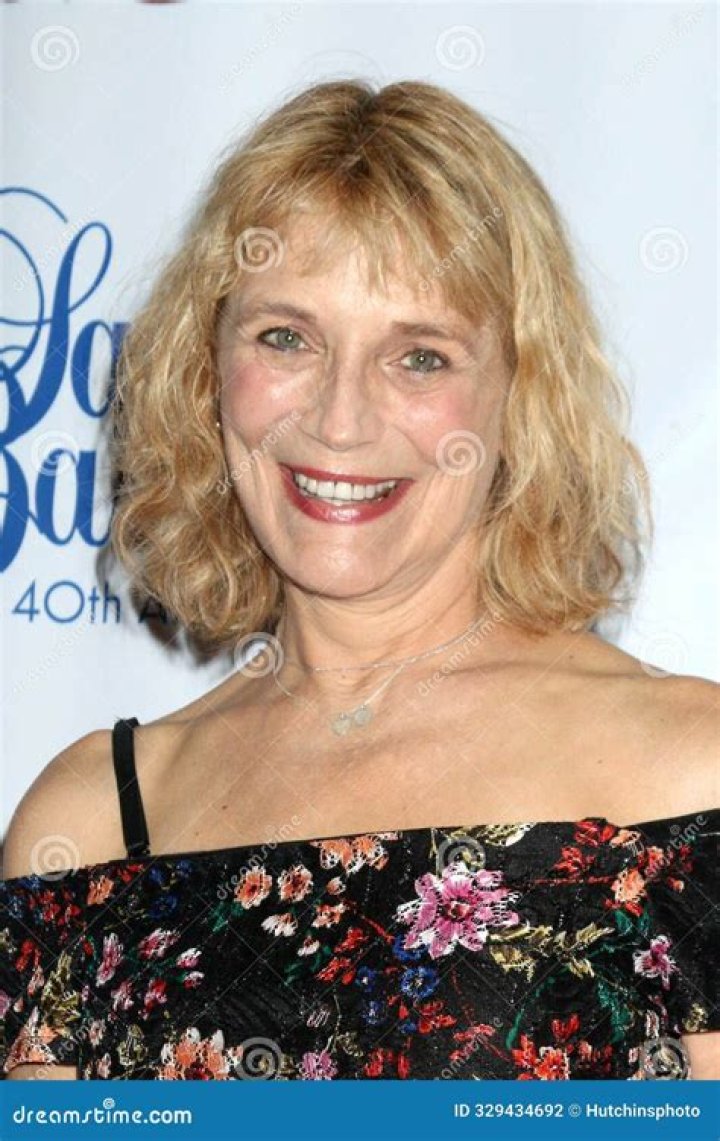 Harley Jane Kozak Net Worth, Income, Salary, Earnings, Biography, How much money make? ·