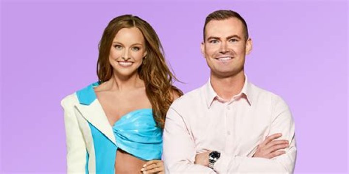 Has Carly Hallam married comedian Daniel Tosh for happiness? What's on Tosh.0? Wiki, bio, story, hus