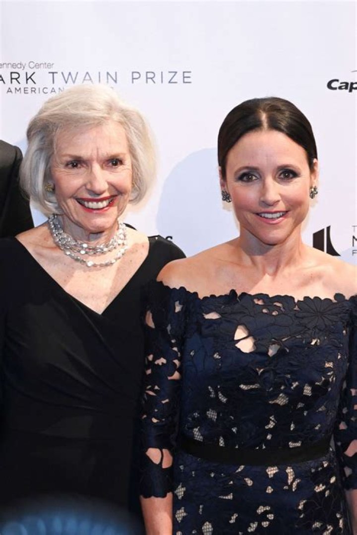 How is Julia Louis-Dreyfus related to Richard Dreyfuss? Celebrity