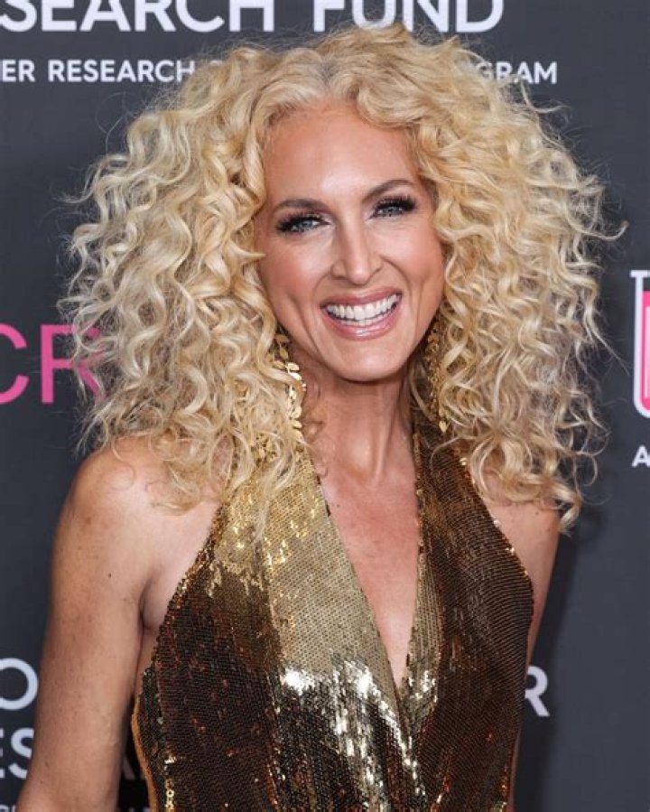 Kimberly Schlapman Bio (Wiki) - ZingB