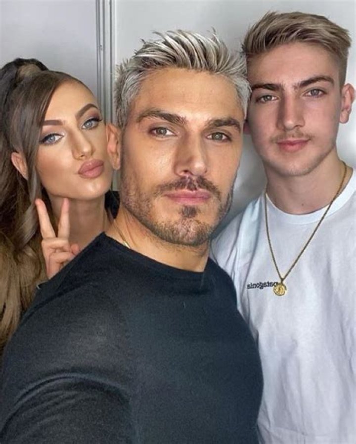 Meet Chris Appleton- British Hair Stylist Bio, Gay, Kids & Net Worth ·