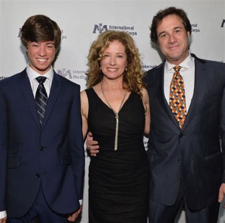 Meet Nancy Travis Kids Benjamin And Jeremy Fried Husband And Family ·
