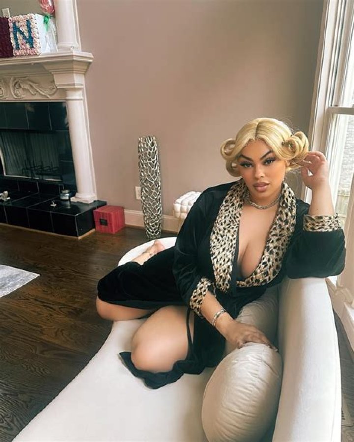 Noelle Dobie - BlogInfo