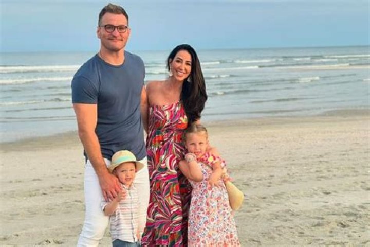 Ryan Marie Carney (Stipe Miocic Wife) Wikipedia, Bio, Age, Height, Weight, Husband, Net Worth, Facts