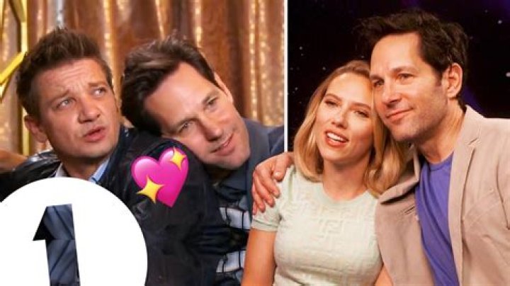 Scarlett Johansson Reacts to Hubbys Old Photo With Mushroom Haircut, Admits She Wouldnt Have D