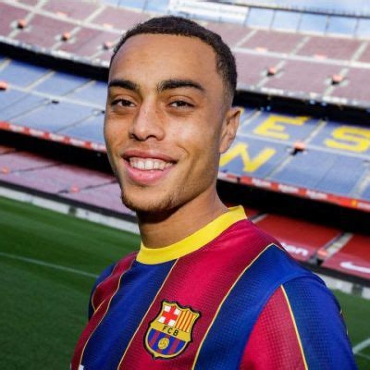 Sergino Dest Is The First American Football Player To Be Signed By Barcelona