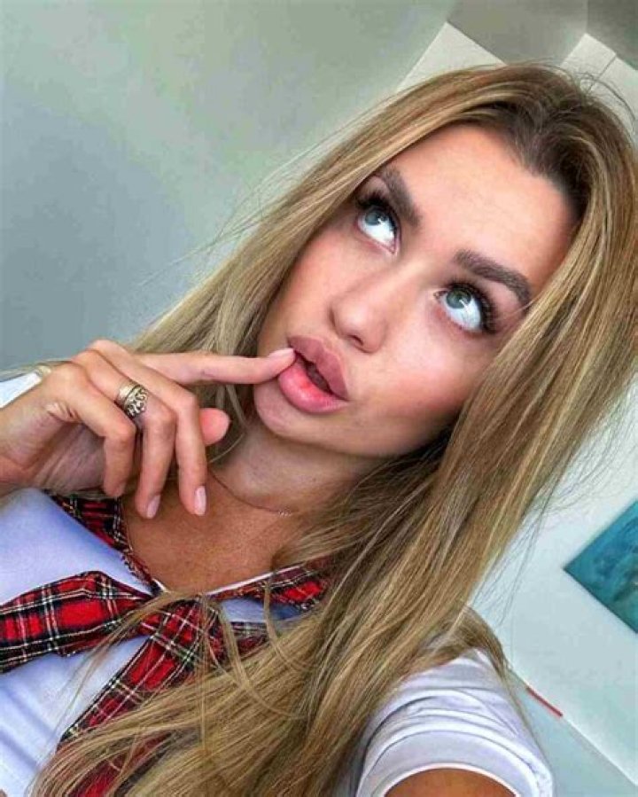 
Sophie Tapie Height, Weight, Net Worth, Age, Birthday, Wikipedia, Who, Nationality, Biography 