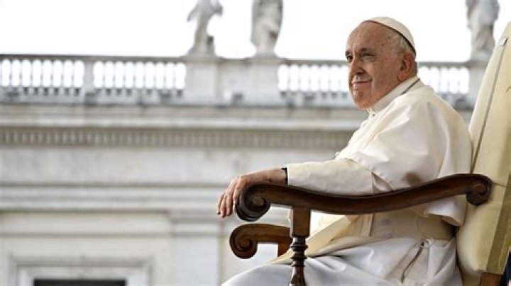 THE UNTOLD TRUTH OF POPE FRANCIS SIBLINGS ·