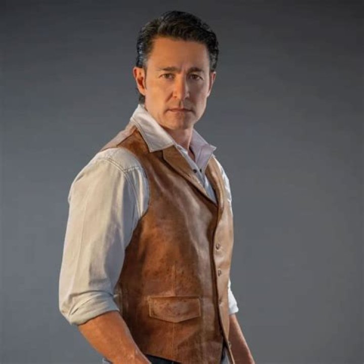 Unveiling Fernando Colunga: Insights And Intriguing Revelations