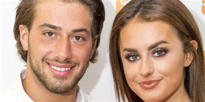 Who is Kem Dating Now ·